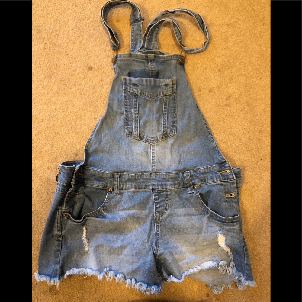 Super cute Rue 21 Overalls XL